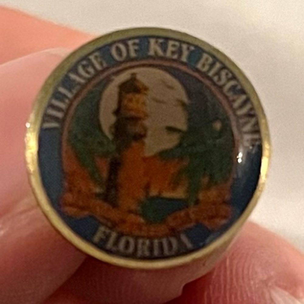 Pre-Owned Vintage Round Enamel “Village of Key Biscayne Florida” Metal Pin